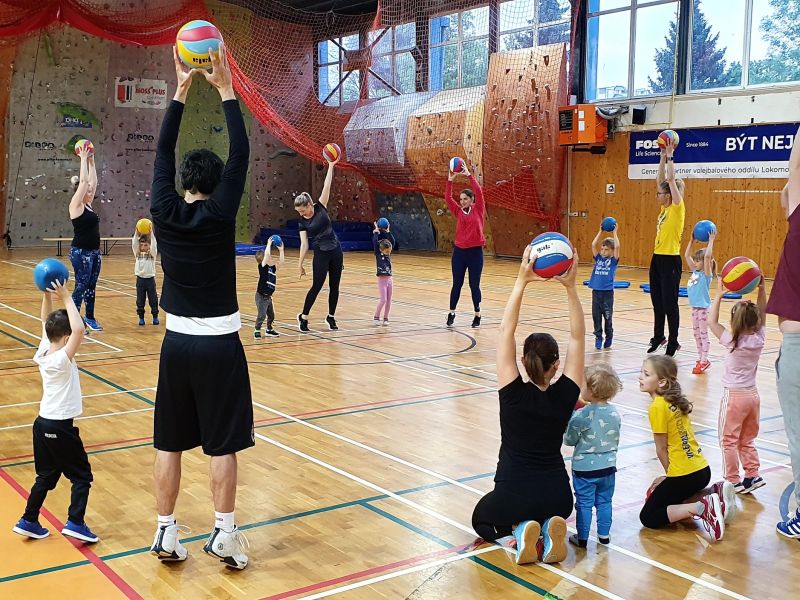 🌧💦💧První květnové „VOLEJHRÁTKY“ v suchu sportovní haly 🤾‍♀️