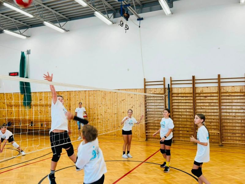 🏐 DRUHÝ TURNUS VOLEJBALOVÉHO PŘÍMĚSTSKÉHO TÁBORA JE ZA NÁMI! 🏐